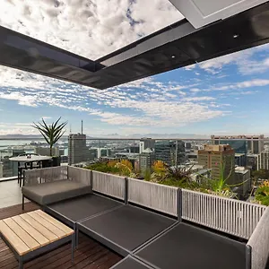 Beautiful Family With Amazing Views @ 16 On Bree Apartment