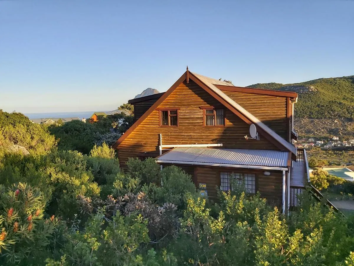 別荘 Lark House, Peaceful Mountain Home With Wonderful Ocean Views ケープタウン
