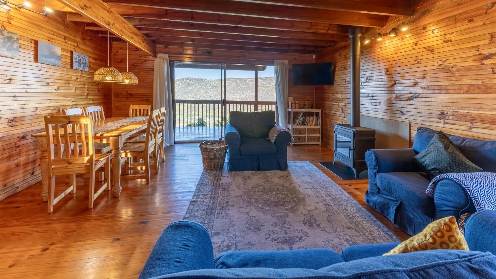 Lark House, Peaceful Mountain Home With Wonderful Ocean Views ケープタウン 別荘