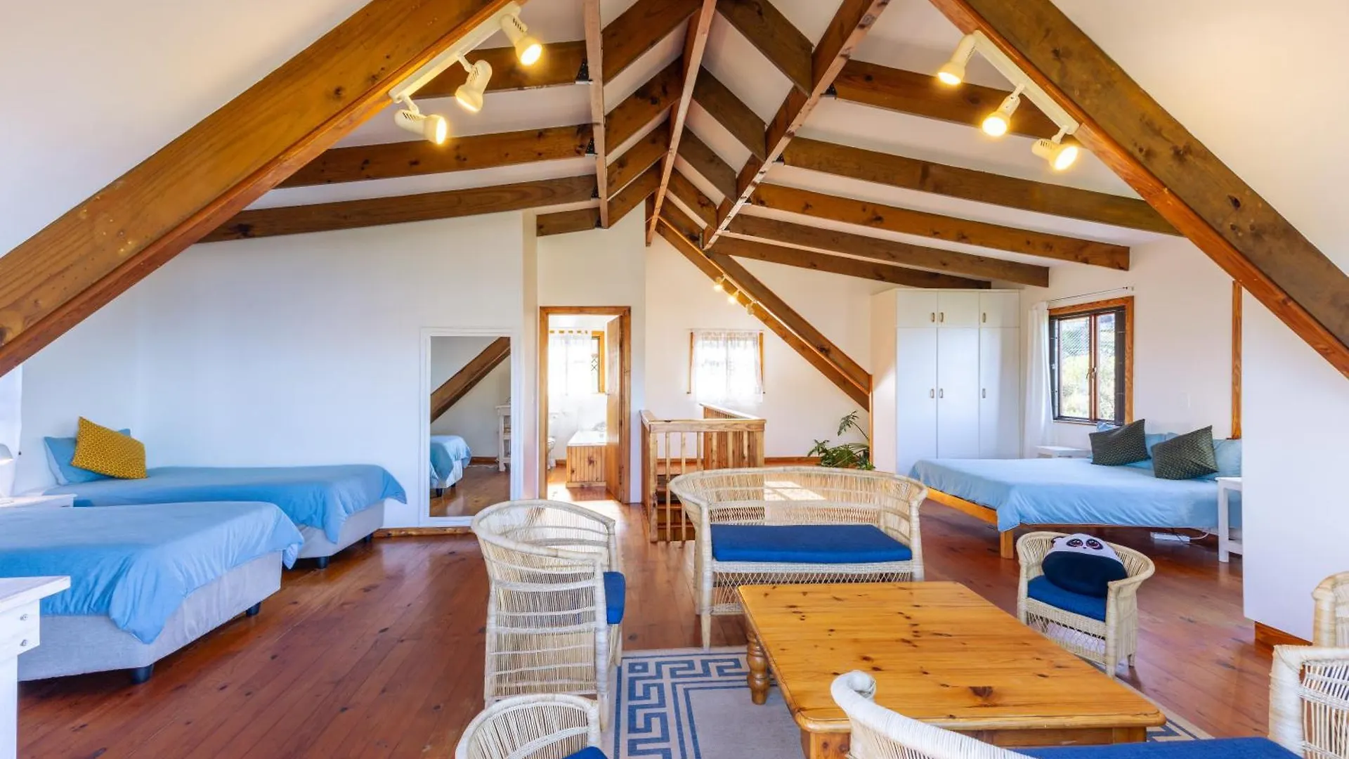 Lark House, Peaceful Mountain Home With Wonderful Ocean Views ケープタウン 0*,