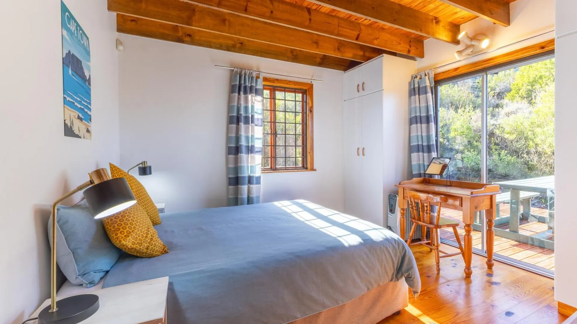 別荘 Lark House, Peaceful Mountain Home With Wonderful Ocean Views ケープタウン